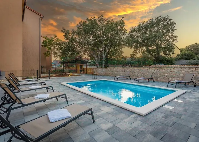 Apartments Cesare With Shared Pool