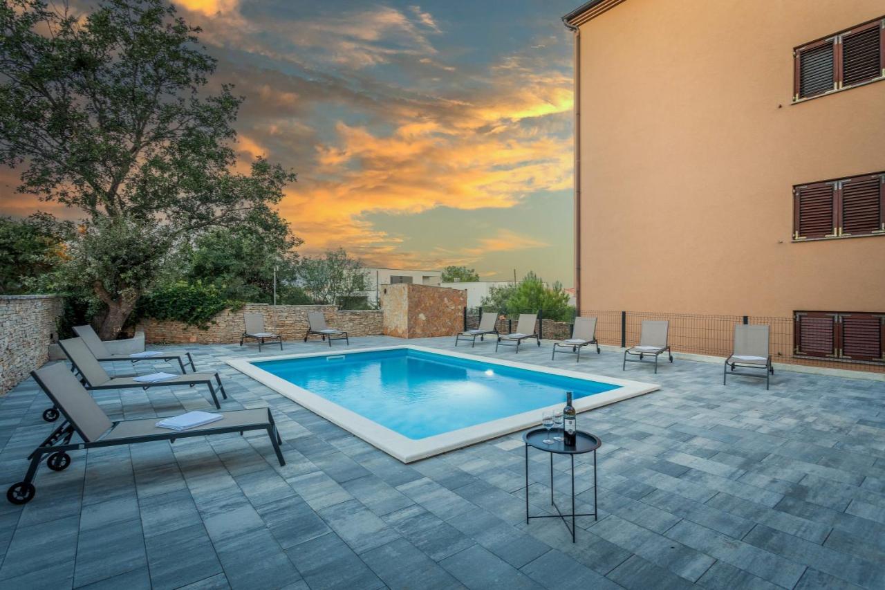 Cesare With Shared Pool * Liznjan